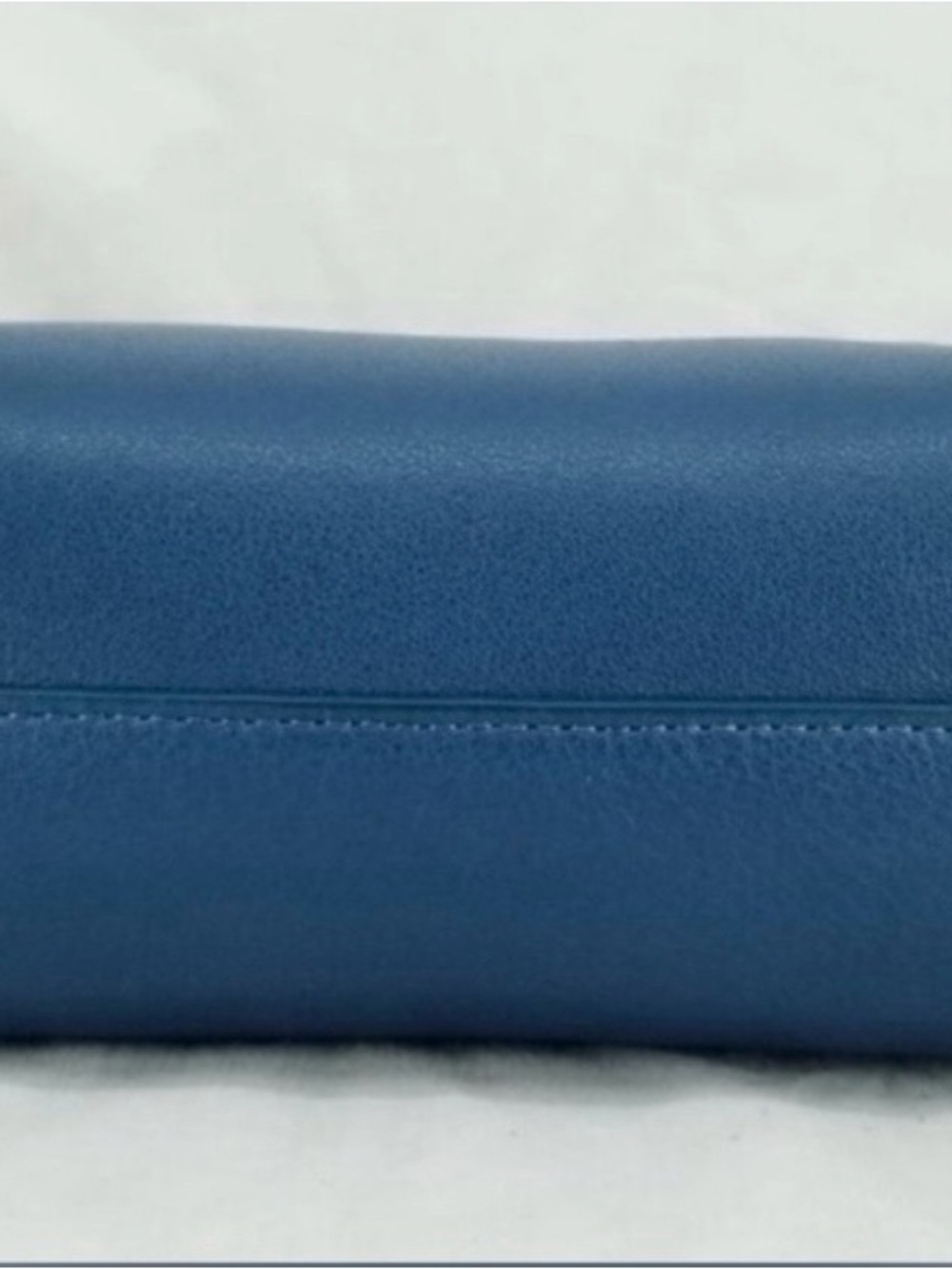 Mansur Gavriel Giraffe Mini
Leather Purse -NWT - Peacock
Limited Edition - Picture 6 of 7